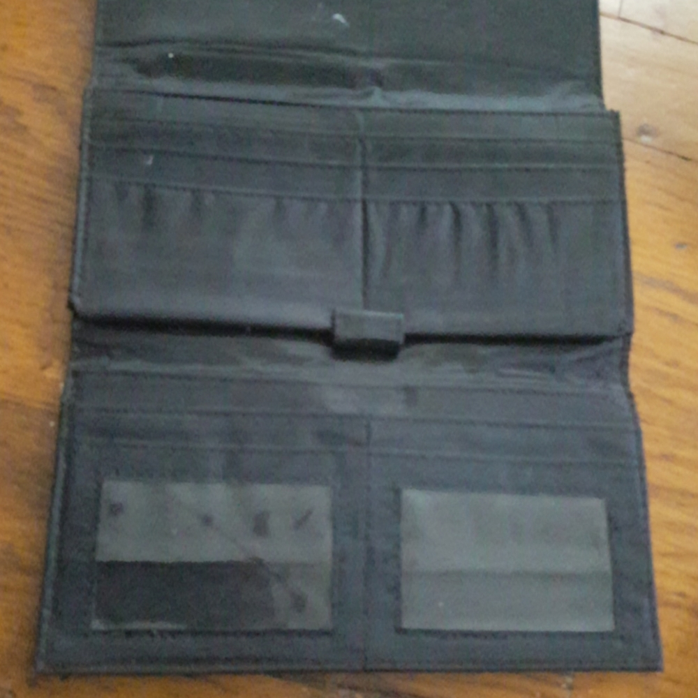 Handbag and 2 wallets. - Picture 6 of 11